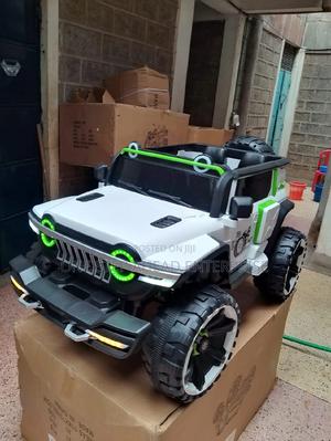 Kid's Jeep 4x4 Wrangler (White) - main view