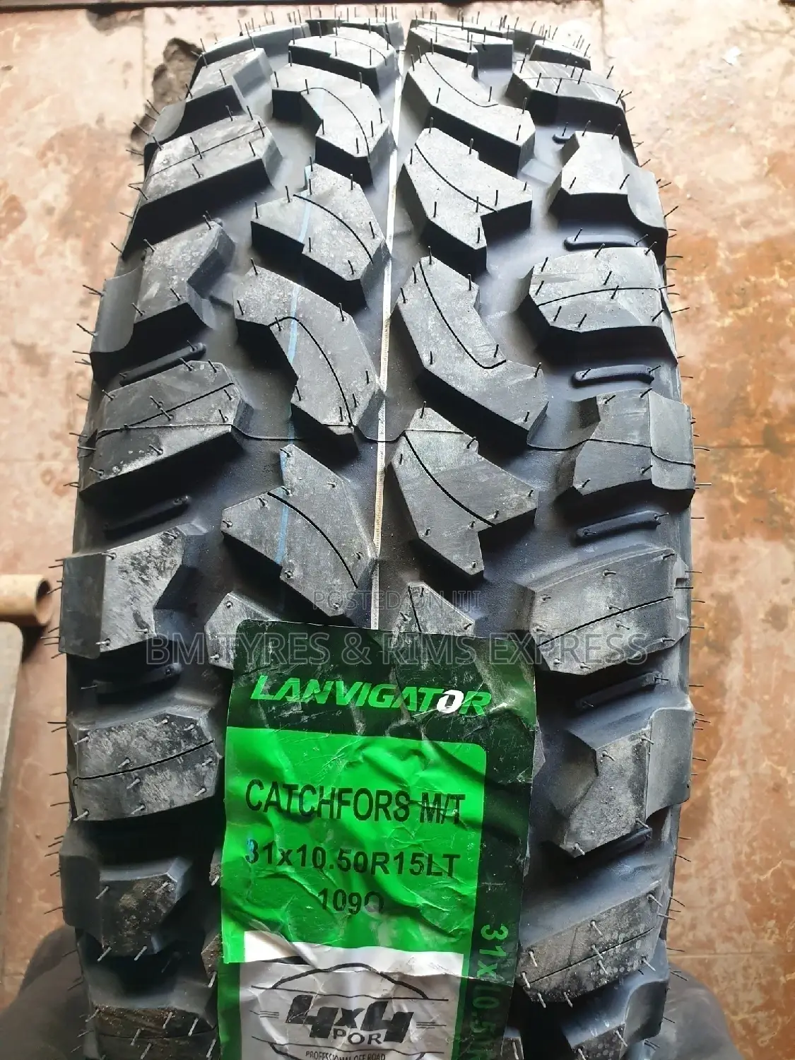 31X10.50R15 Lanvgator Tyres (M/T)