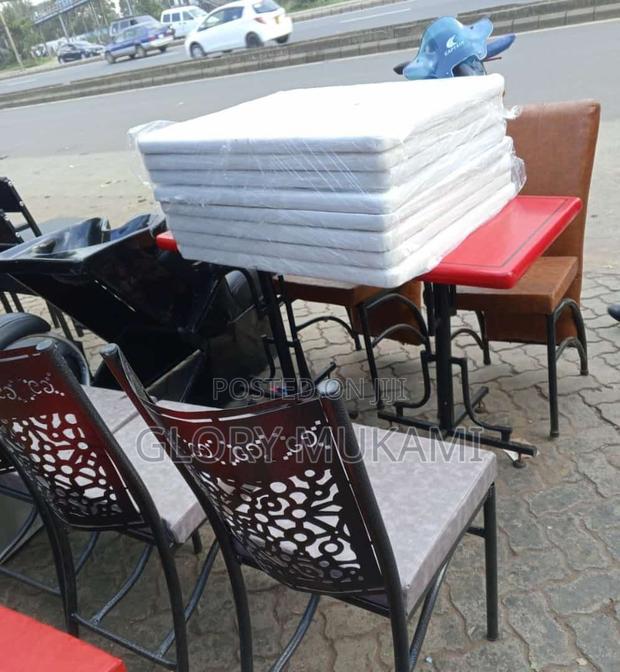 Qaulity Bar N Restaraunt Seats - main view