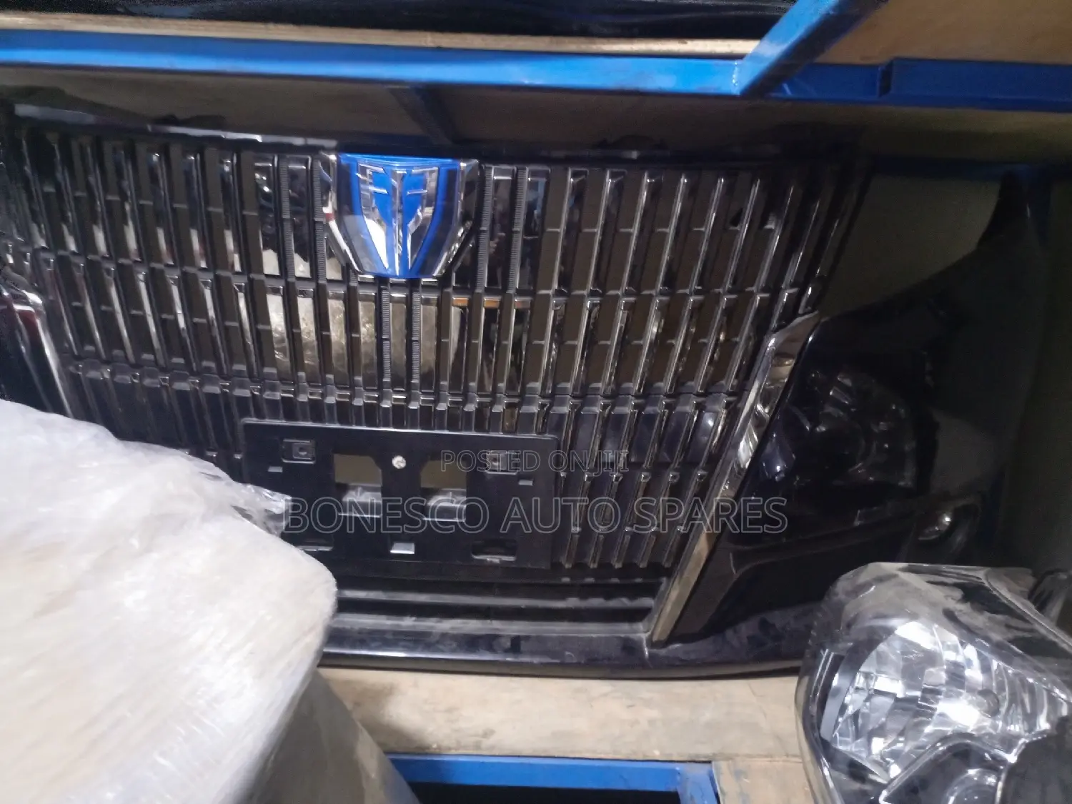 Toyota Noah Esquire (2014_2017) Front Bumper Assembly