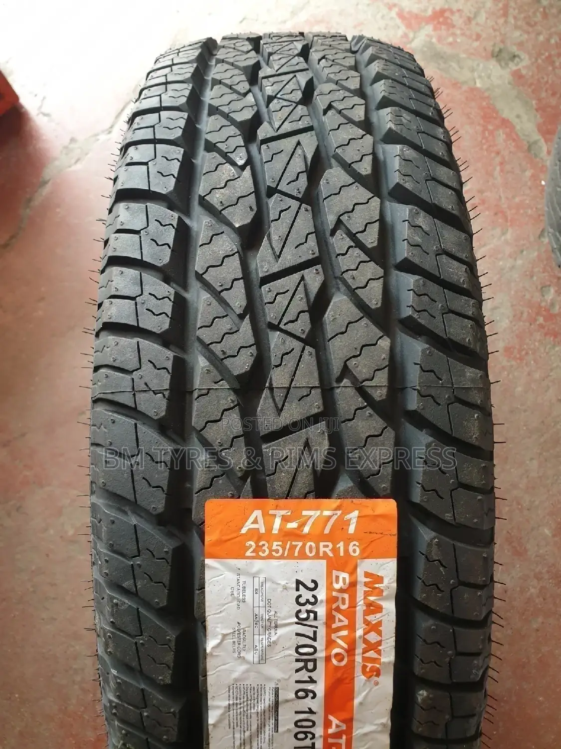 235 /70 R16 Maxxis AT 771