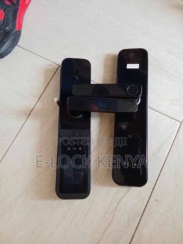 Smart Integration.Smart Biometric Door Lock With RFID Access