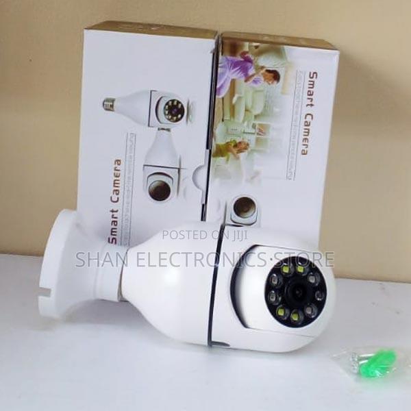 Auto Tracking PTZ Bulb Shape Wifi Camera 360 Degree Rotation