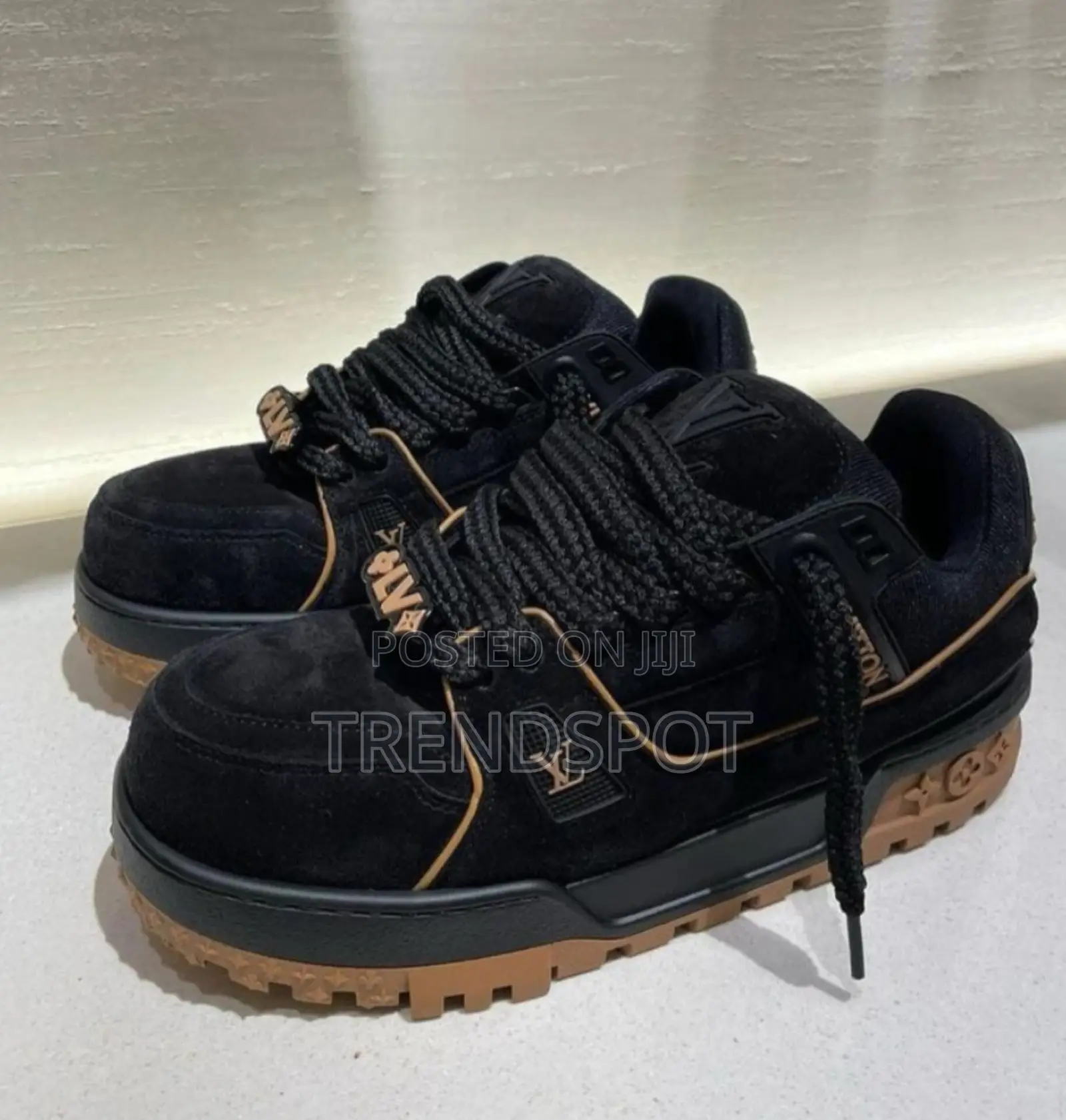 Lv Trainer Black Gold