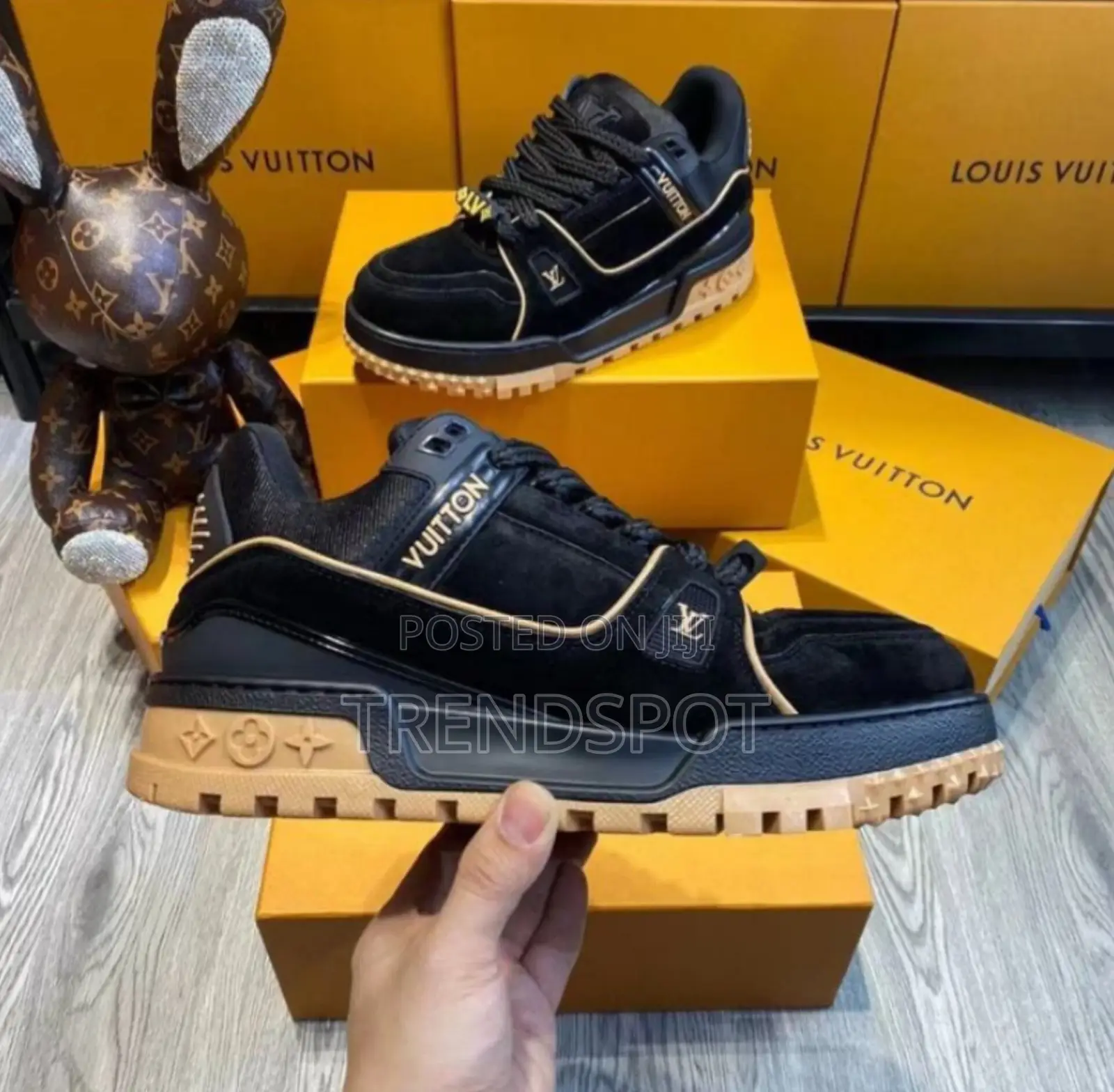 Lv Trainer Black Gold