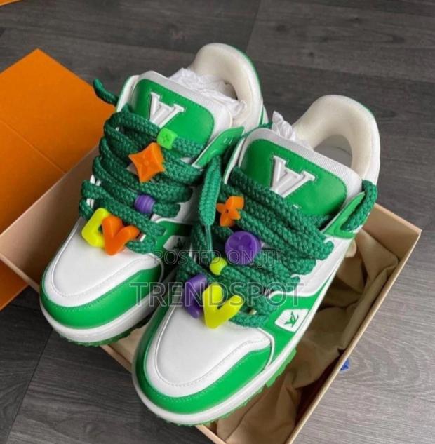 Lv Trainer Black Gold - main view