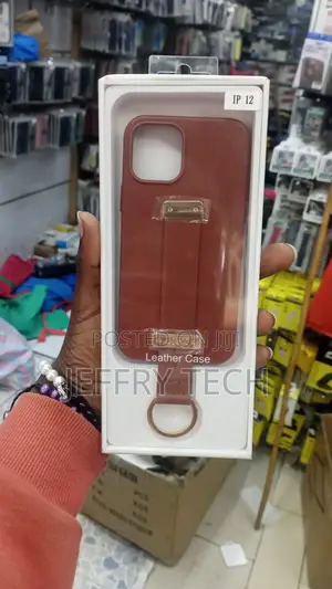 iPhone 12/12 Pro Luxe Design PU Leather Back Stra