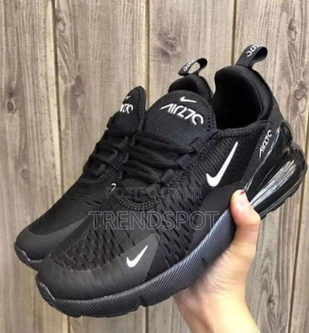 Nike Air Force 270