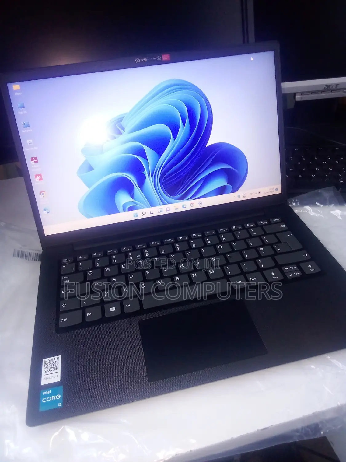 New Laptop Lenovo 4GB Intel Core I3 SSD 256GB