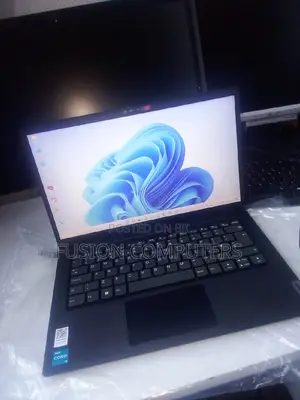 New Laptop Lenovo 4GB Intel Core I3 SSD 256GB