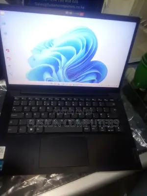 New Laptop Lenovo 4GB Intel Core I3 SSD 256GB
