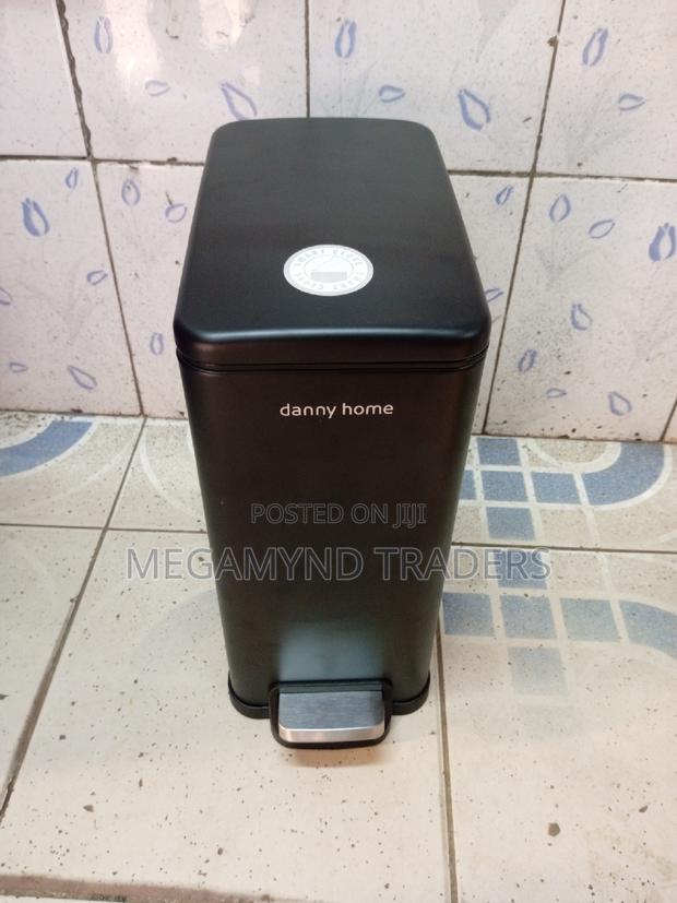 10 LTR Pedal Bin / Waste Dust Bin - thumbnail 5