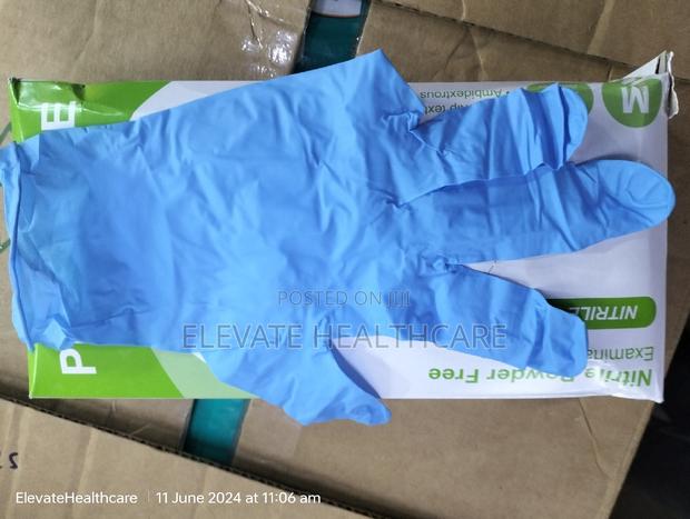 Medium Nitrile Gloves - main view