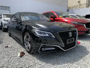 Toyota Crown 2018 Black