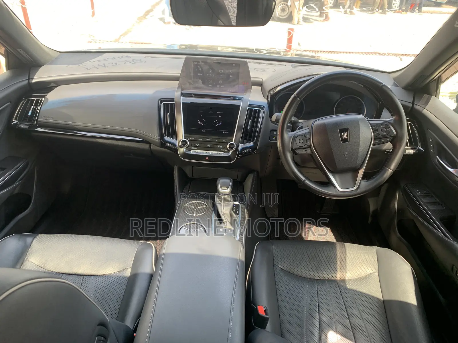Toyota Crown 2018 Black