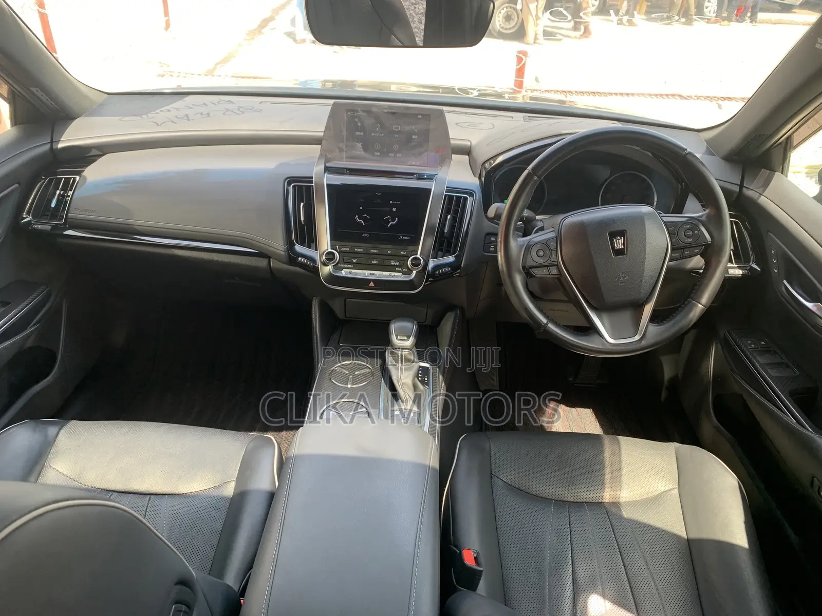 Toyota Crown 2018 Black