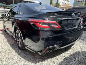 Toyota Crown 2018 Black