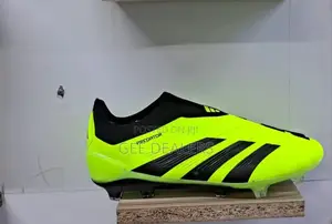 Laceless Predator Football Boots Size 40-45