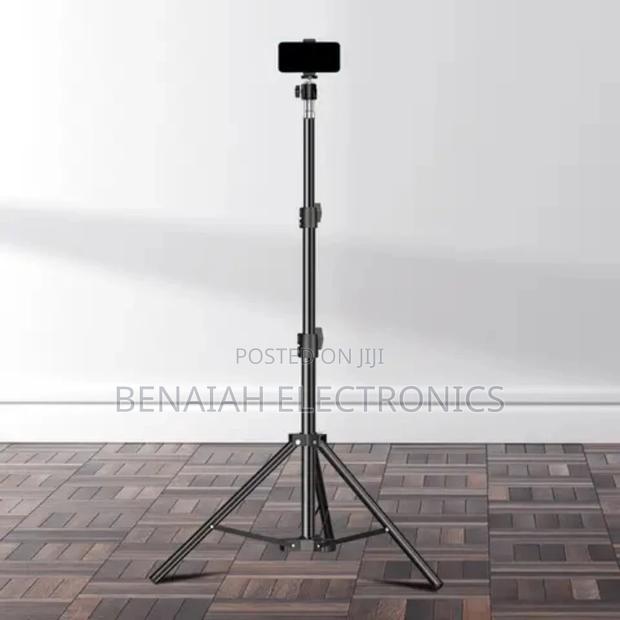 Stable Ringlight Stand.With a Phone Holder and a Ball Joint