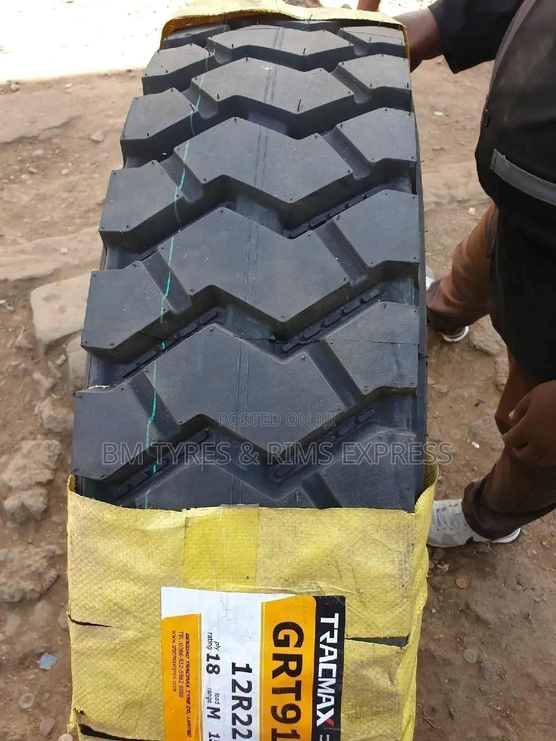 12 R22.5 TRACMAX (Diff)