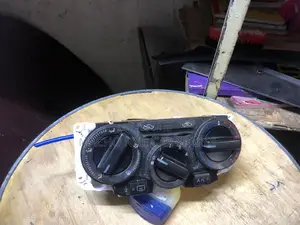 Nissan Nv200 2010 Ac Control Unit