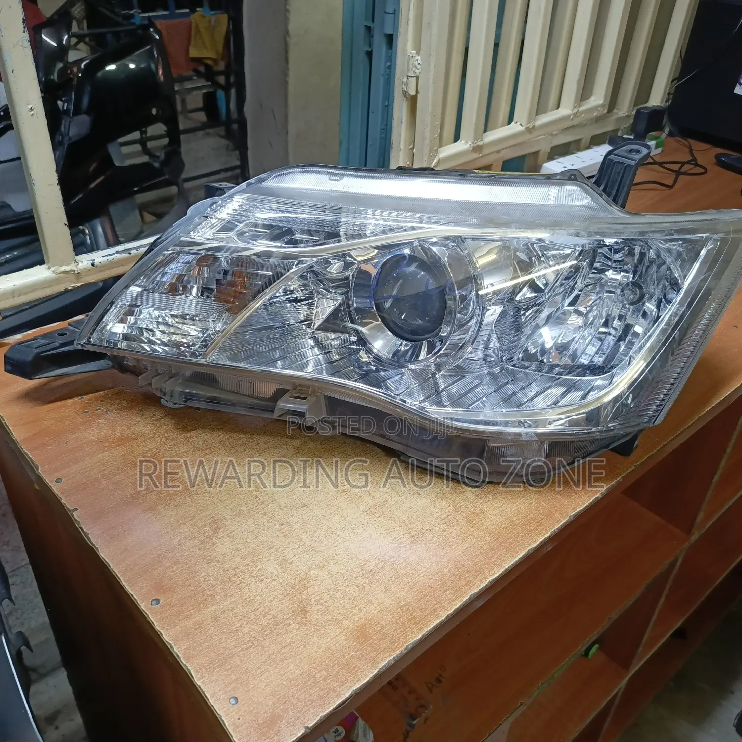 Fielder 161 2014 Headlight Xenon Clear.