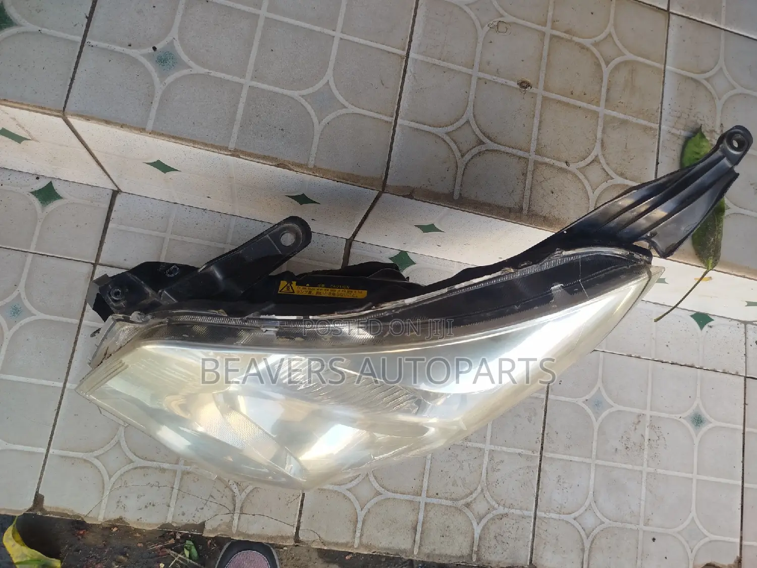 Noah 2010-2014 Headlight