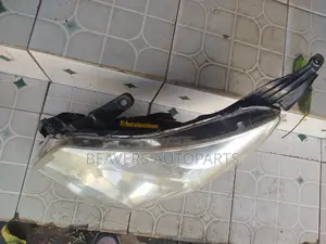 Noah 2010-2014 Headlight