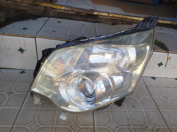 Noah 2010-2014 Headlight