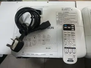 EPSON Projector_-Eb S05,