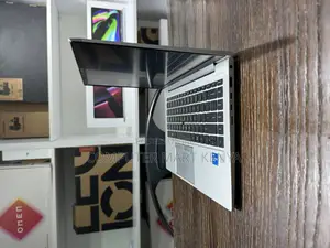 Laptop HP EliteBook 830 G7 24GB Intel Core I7 SSD 512GB