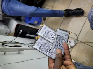 Samsung Galaxy S10 Battery Replacement