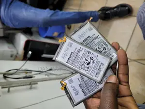 Samsung Galaxy S10 Battery Replacement