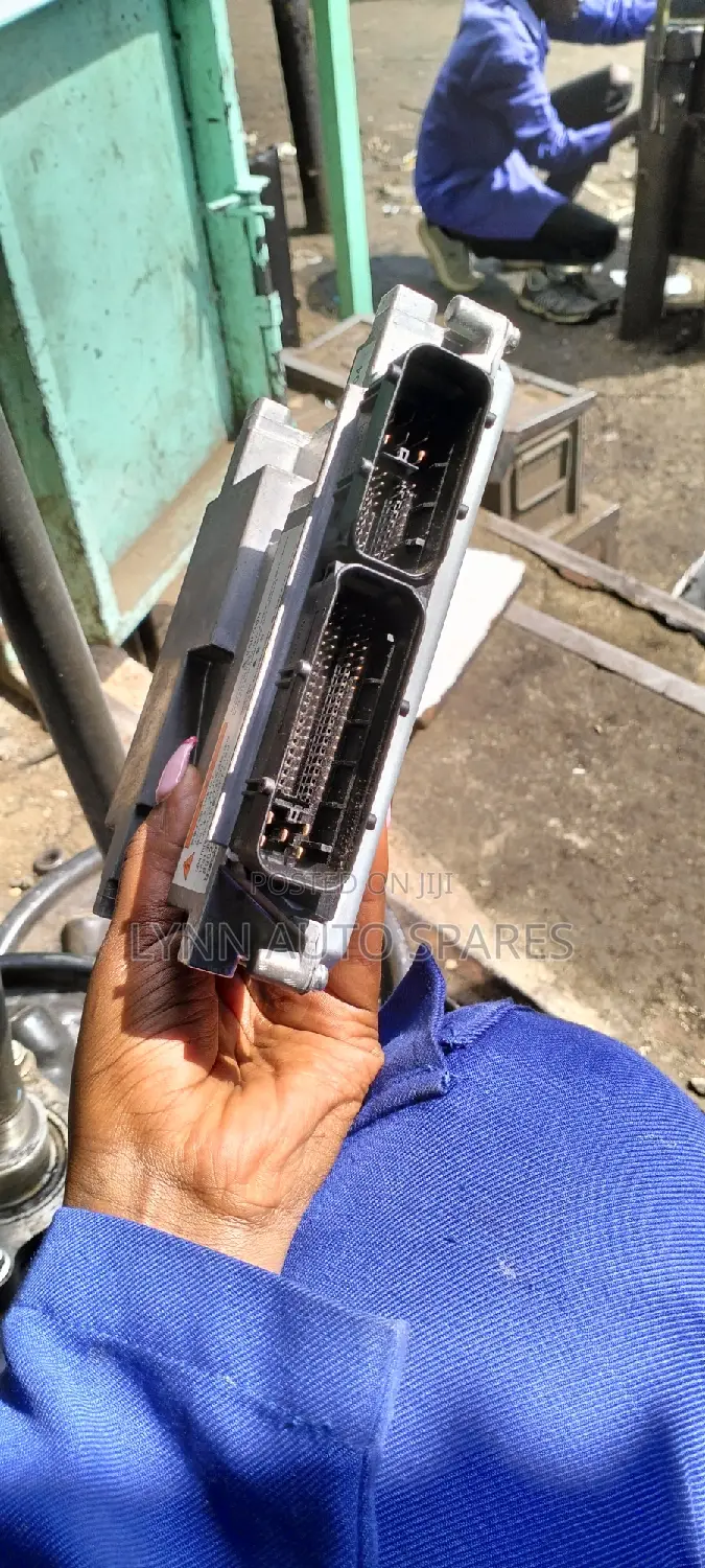 Isuzu DMAX 4JK1 Engine Computer