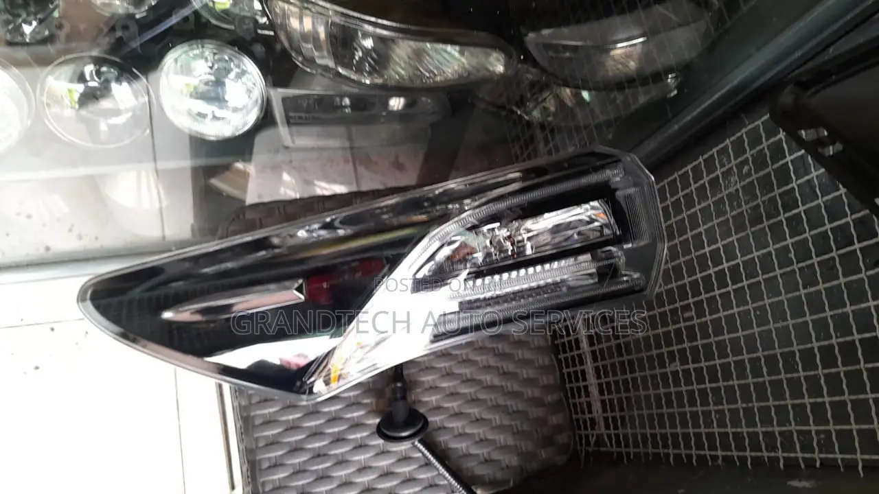 Genuine Harrier Taillight __