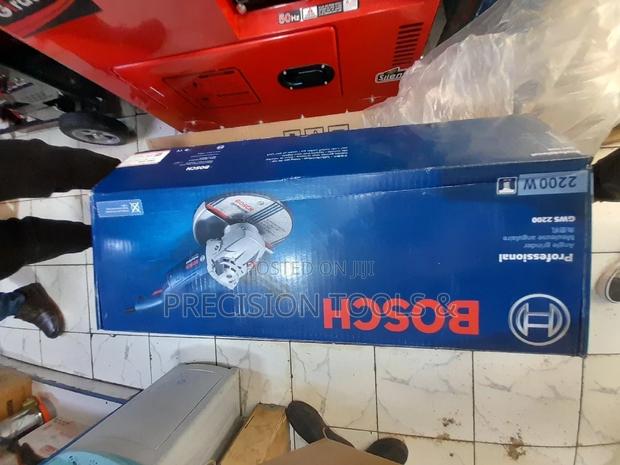 Bosch Professional Angle Grinder 2200W