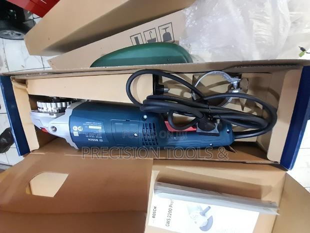 Bosch Professional Angle Grinder 2200W - thumbnail 2