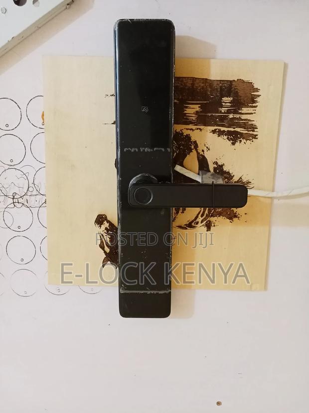 Biometric Mastery. Wifi Door Lock With Passcode Integration. - main view