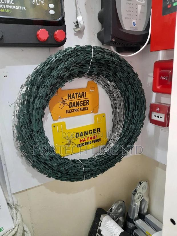 450mm Galvanized Cross Barbed Razor Wire - thumbnail 4