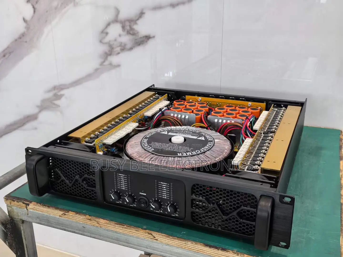4 Channel Power Amplifier
