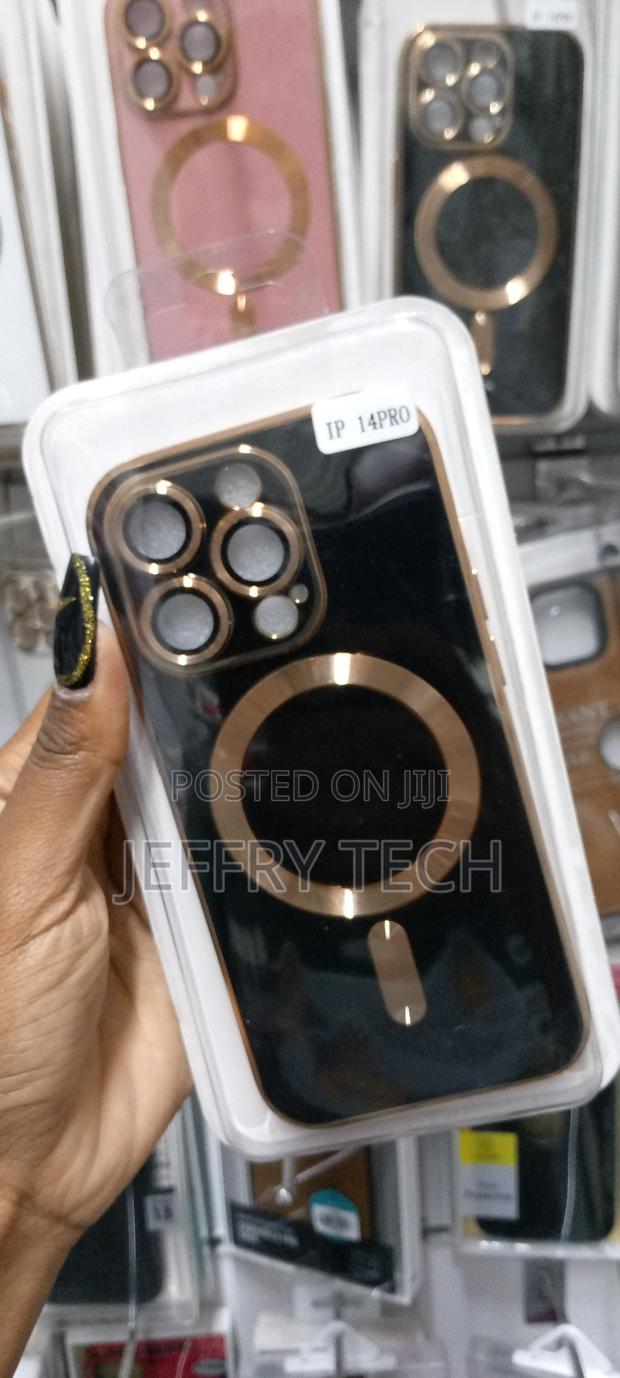 Magsafe Transparent Shockproof Case for iPhone 14 Pro - thumbnail 3