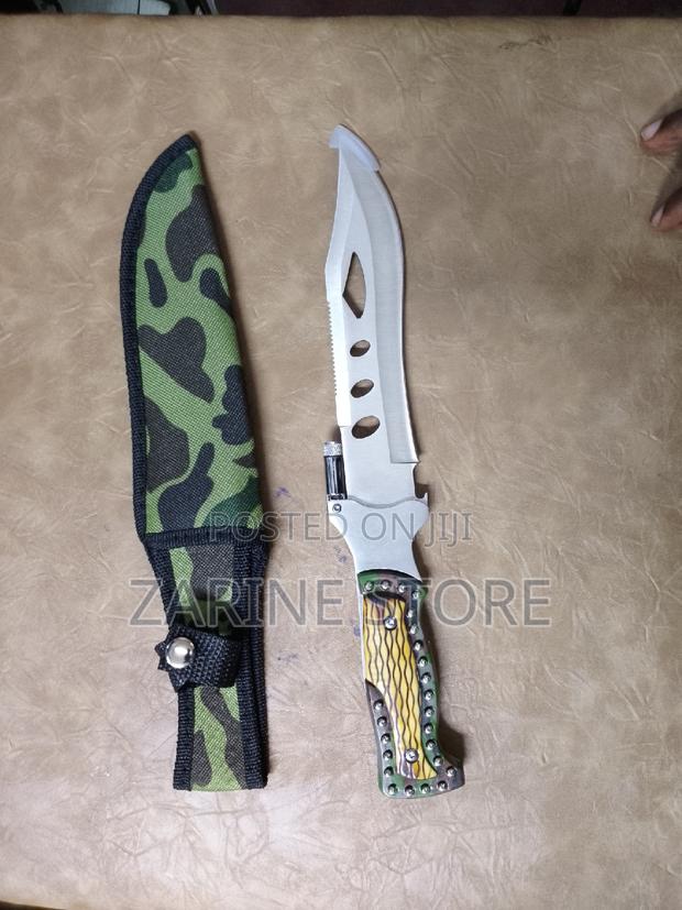 Campass Knife Durable and Sharp - main view