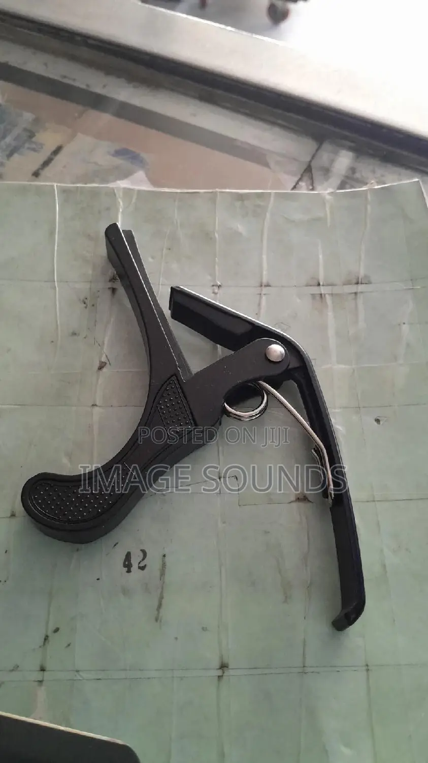 Guitar Capo Black Fender for Acoustic/Box Guitars