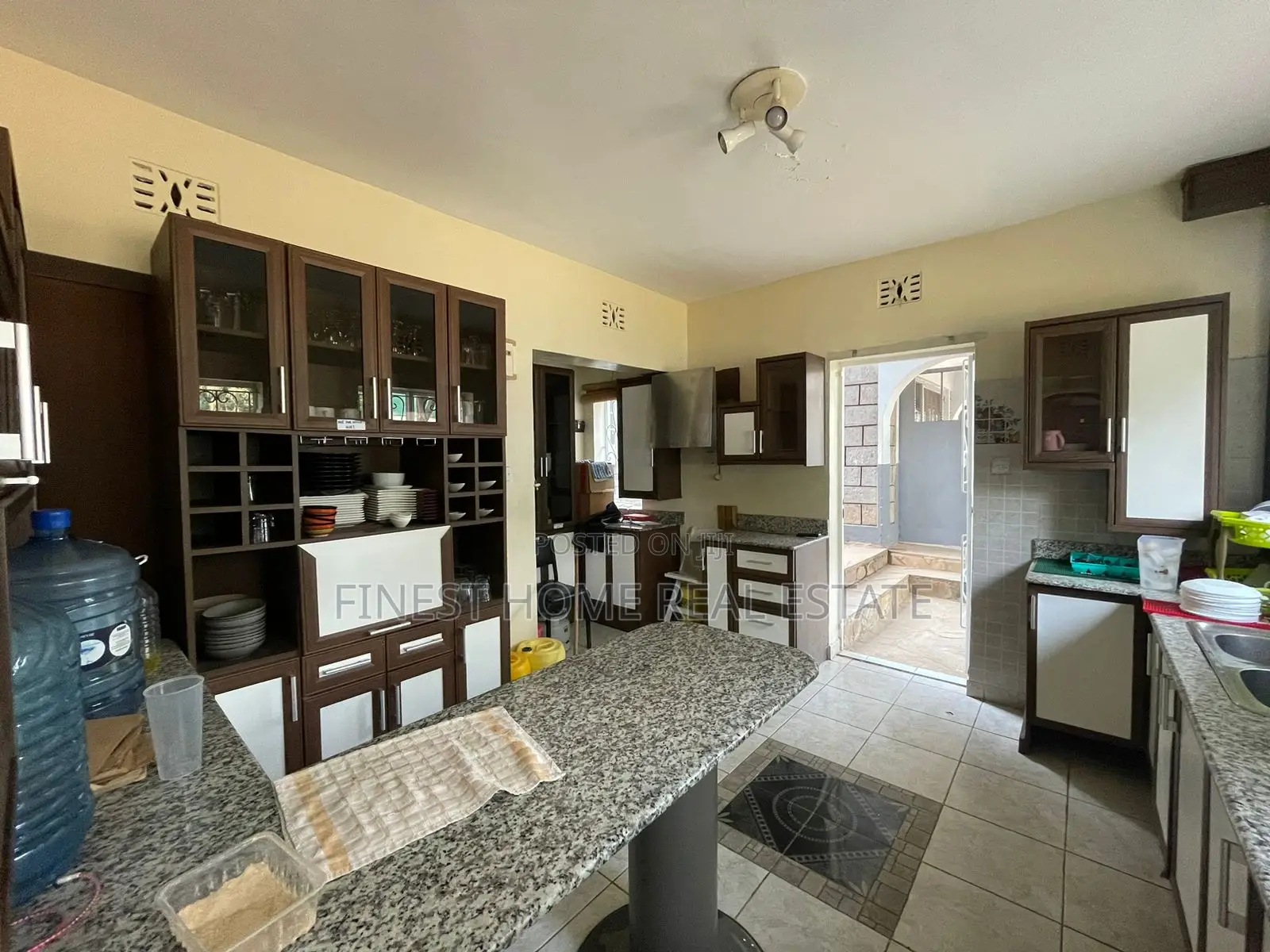 5bdrm Villa in Lukenya for sale