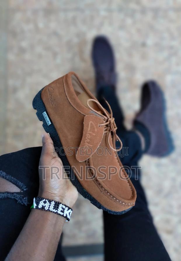 Designer Black Quality Men Clarks Wallabees - main view