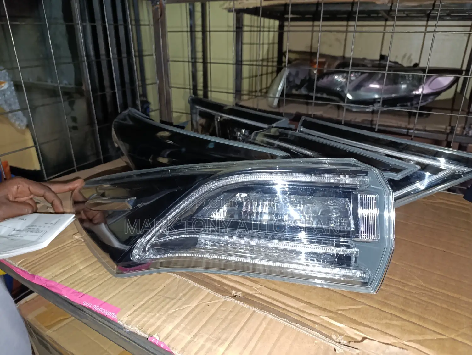 Harrier 2015 Backlight Body Left