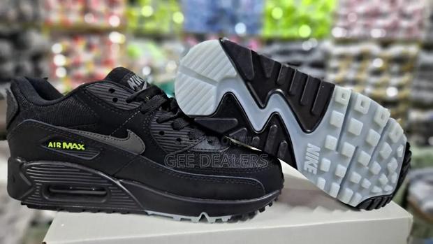 Airmax 90 Web Sneakers >Black Airmax 90 Sneakers