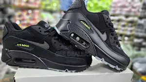 Airmax 90 Web Sneakers >Black Airmax 90 Sneakers