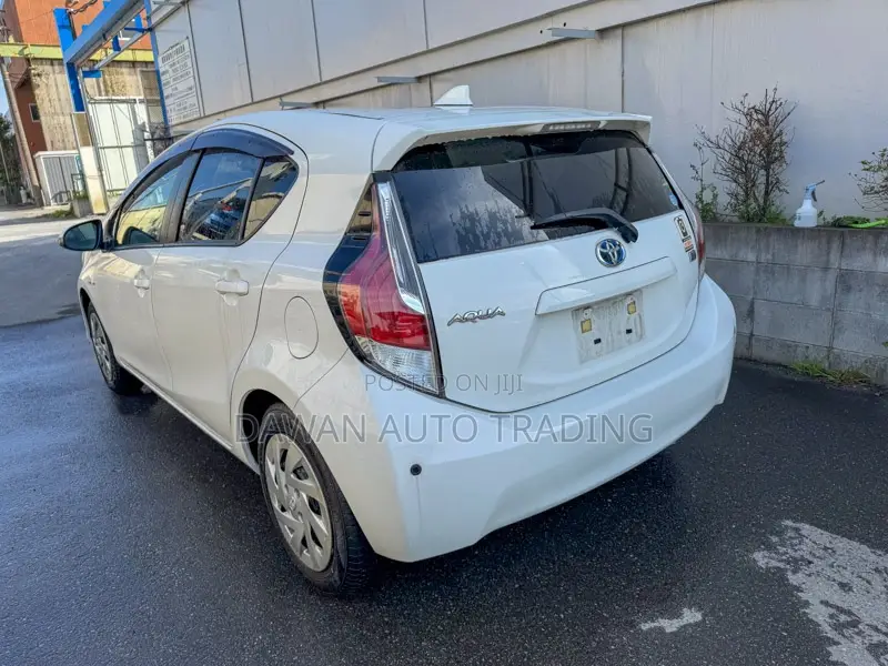 Toyota Aqua 2017 White