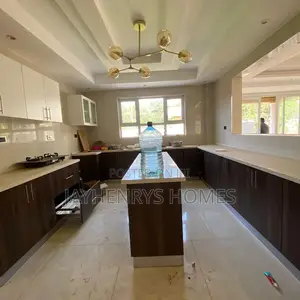 5bdrm House in Garden Estate, Roysambu for rent